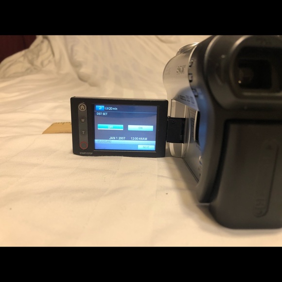 Sony HandyCam - Picture 3 of 5